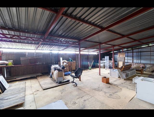 1,350M² BUILDING FOR SALE IN EDENVALE CENTRAL